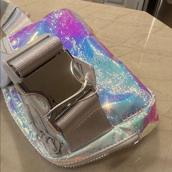 NWT Lululemon Athletica Iridescent Belt Bag 🩵 - Picture 11 of 11